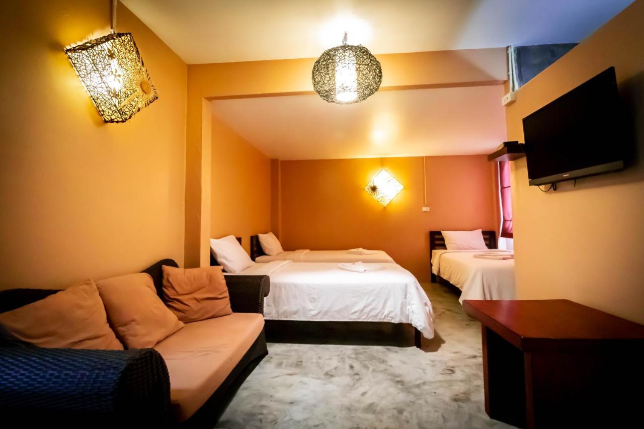 At Smile Oasis Houses Бангкок Екстер'єр фото